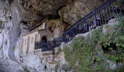 Santa Cueva de Covadonga